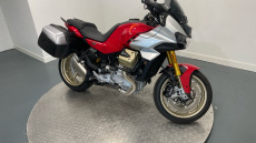 Moto Guzzi V100 Mandello S E5+ (25MY)